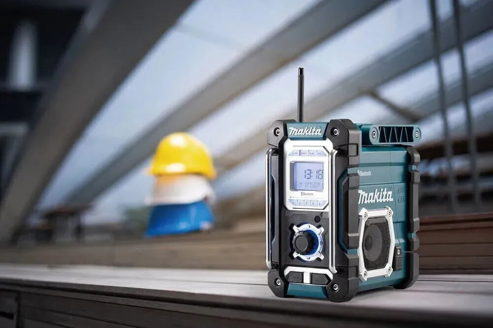 Radio de chantier MAKITA DMR108N Bluetooth + Stat Ipod + USB - Déstockage - BAKZOKA