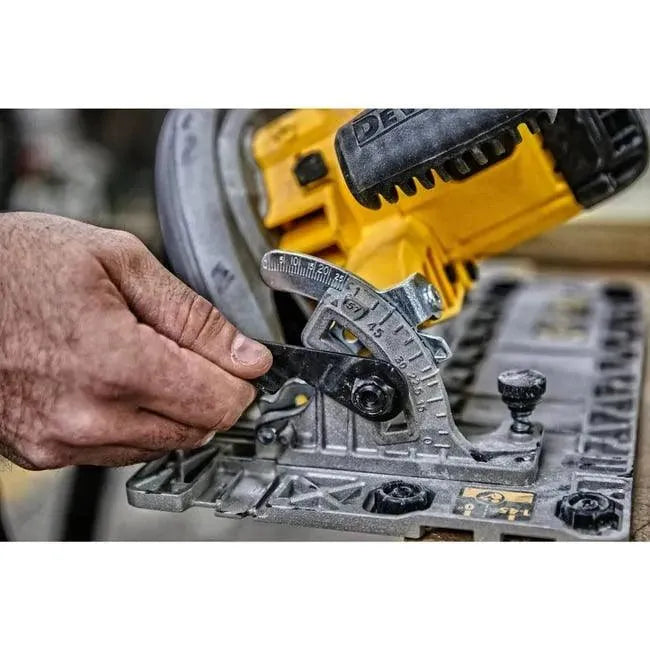 Scie circulaire DEWALT DWE576K-QS Ø190mm + mallette - Reconditionné - BAKZOKA