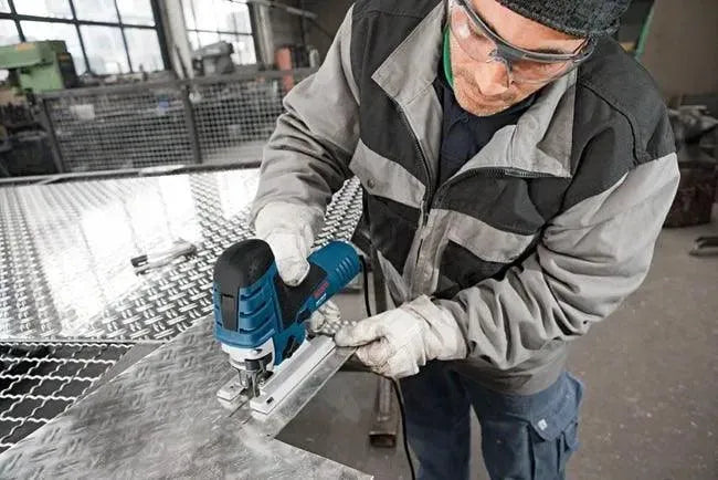 Scie sauteuse BOSCH PRO GST 150 CE + mallette - Reconditionné - BAKZOKA
